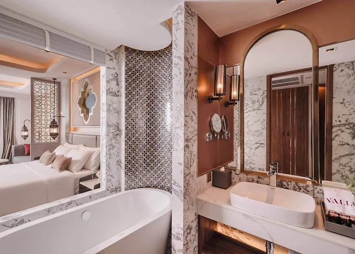 Valia Sukhumvit 24 By Kingston Hotel